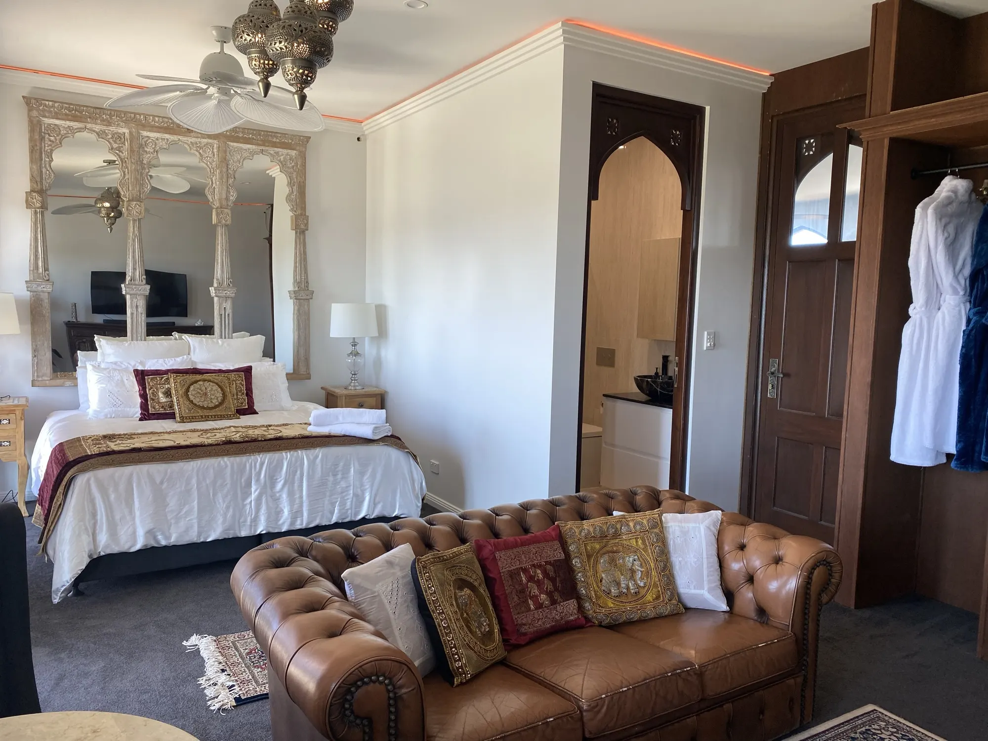 The Jasmin Suite bedroom