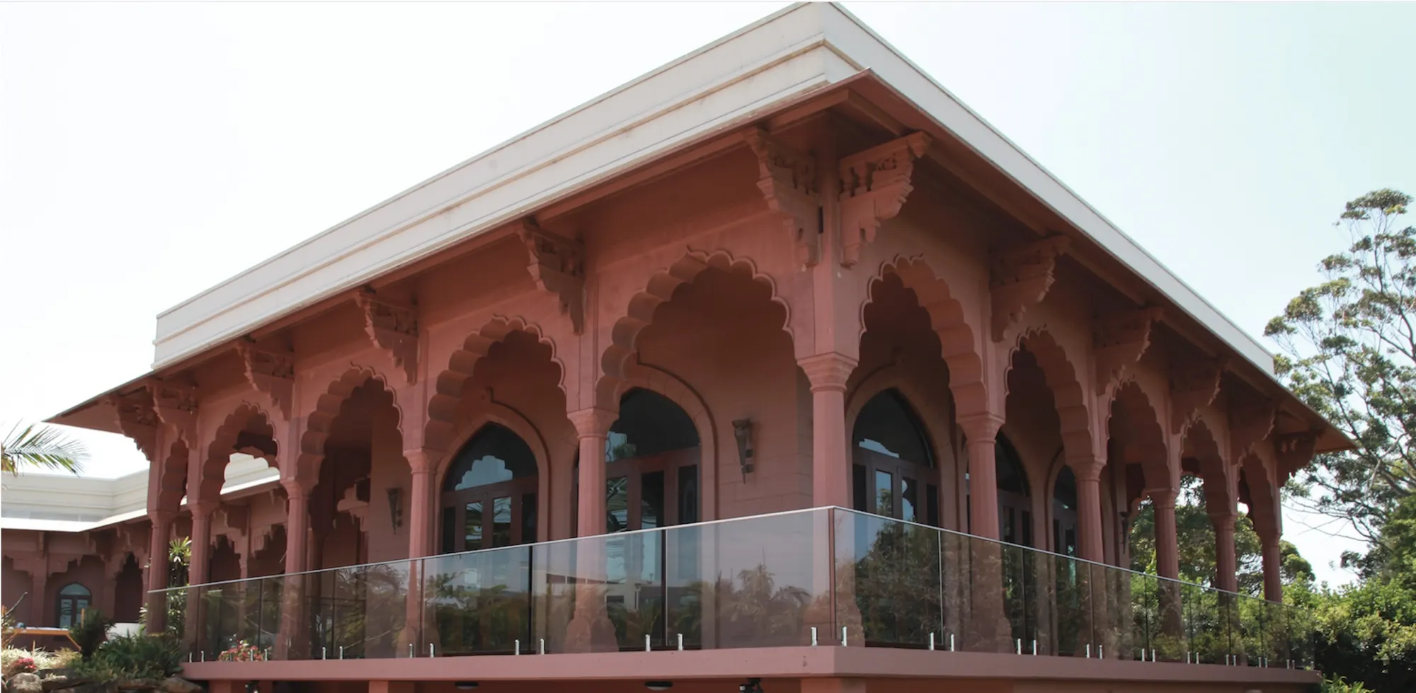 The Jodha Bai Suite, hand carved archways